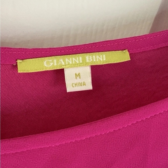 Gianni Bini Women’s Fuchsia Pink Sheer V-Neck Blouse with Elastic Waist – Size M - Picture 3 of 5